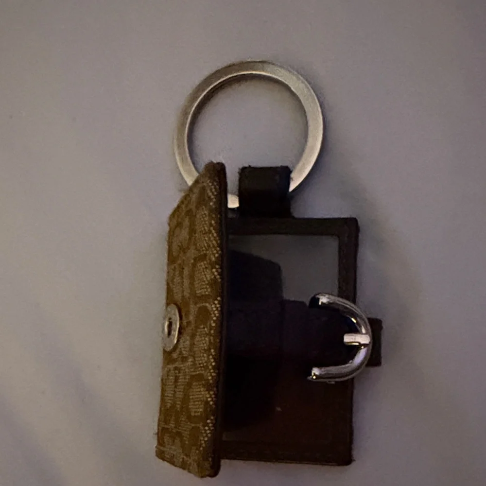 Coach Brown photo frame Key Ring with Silver Accents with Signature C’s - Picture 3 of 5